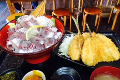 Fukuura Fishing Port Minato Shokudo