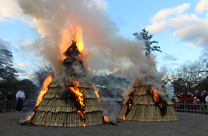 Tsurugaoka Hachimangu Shrine leftist sacred shrine