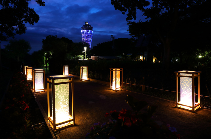 Enoshima lantern cage