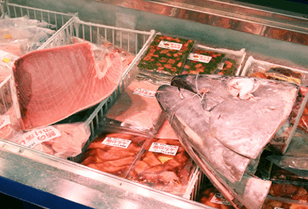 うらりで売っているマグロなどの商品