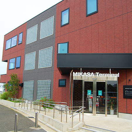 三笠ターミナル外観