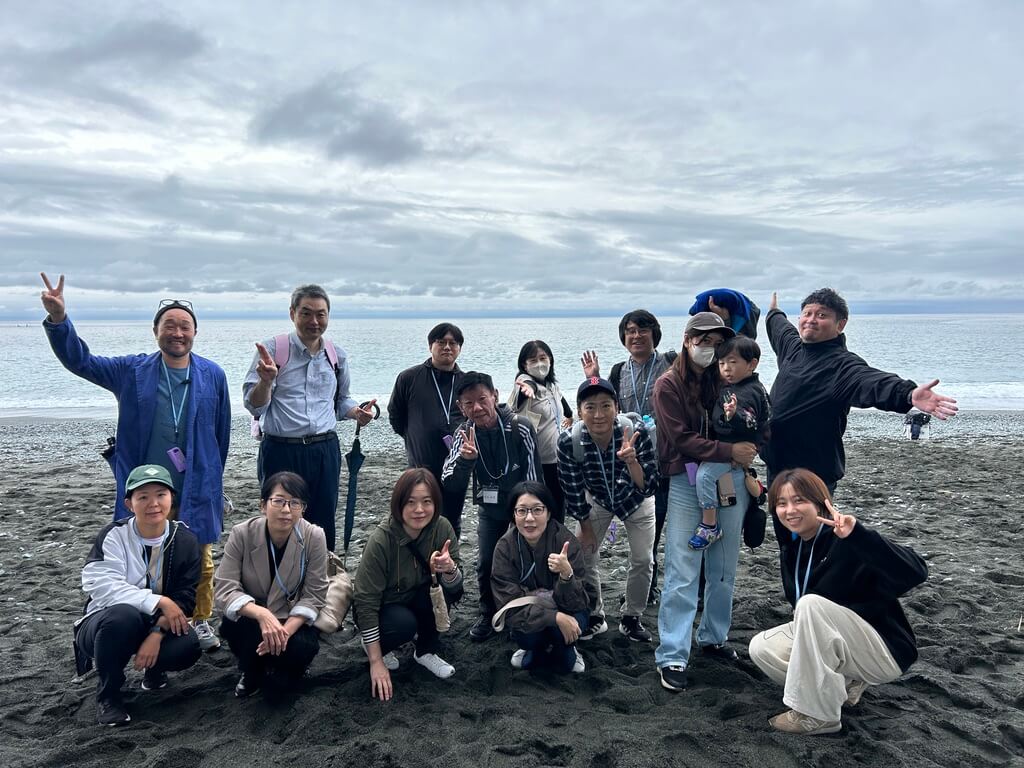 海での集合写真