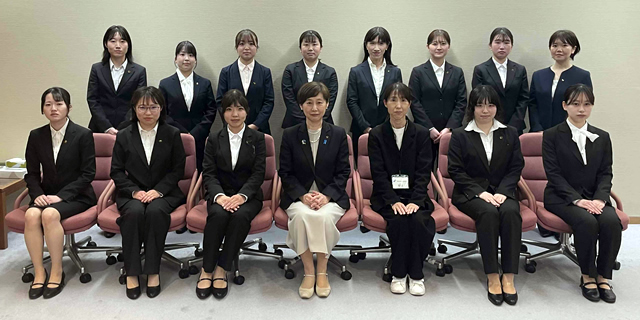 令和８年度入庁職員の写真
