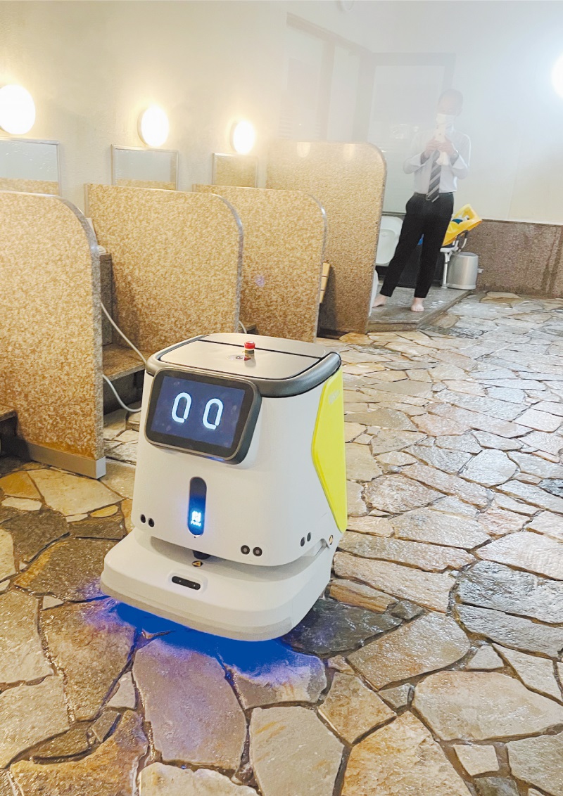 清掃ロボット「PUDU CC1」（プードゥ シーシーワン）